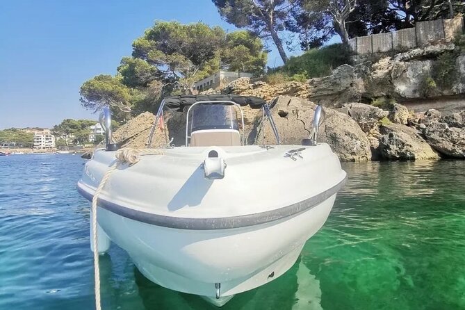 2 Hours Boat Rental in Santa Ponsa without License - Finding a quiet cove for swimming