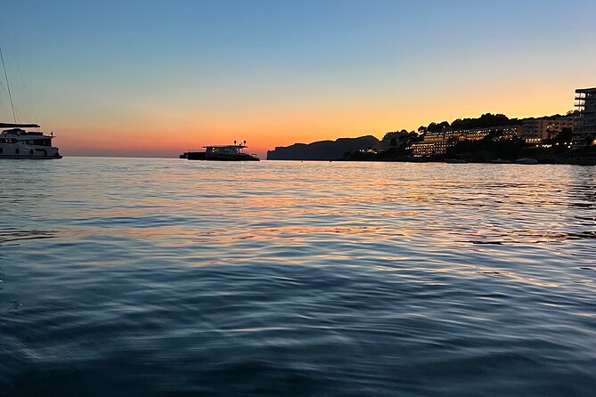 2 Hours Boat Rental in Santa Ponsa without License - Packing drinks, lunch, and sun protection