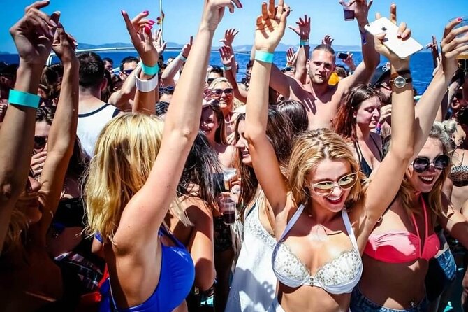 3 Hours Boat Party with 2 Live DJs in Mallorca - The swim stop off Palma