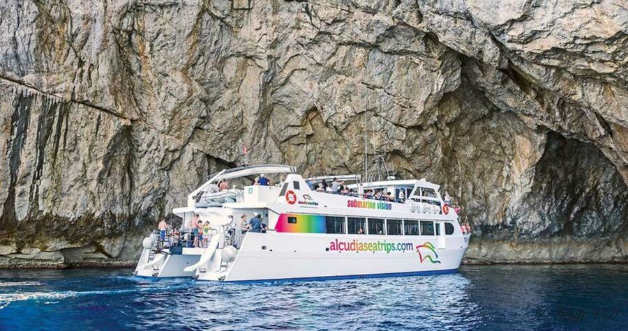 Alcudia: Boat Trip to Cap de Formentor and Formentor - Crowding, seating, and what to bring