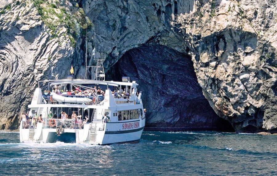 Alcudia: Boat Trip to Coll Baix - The glass-bottom boat claim
