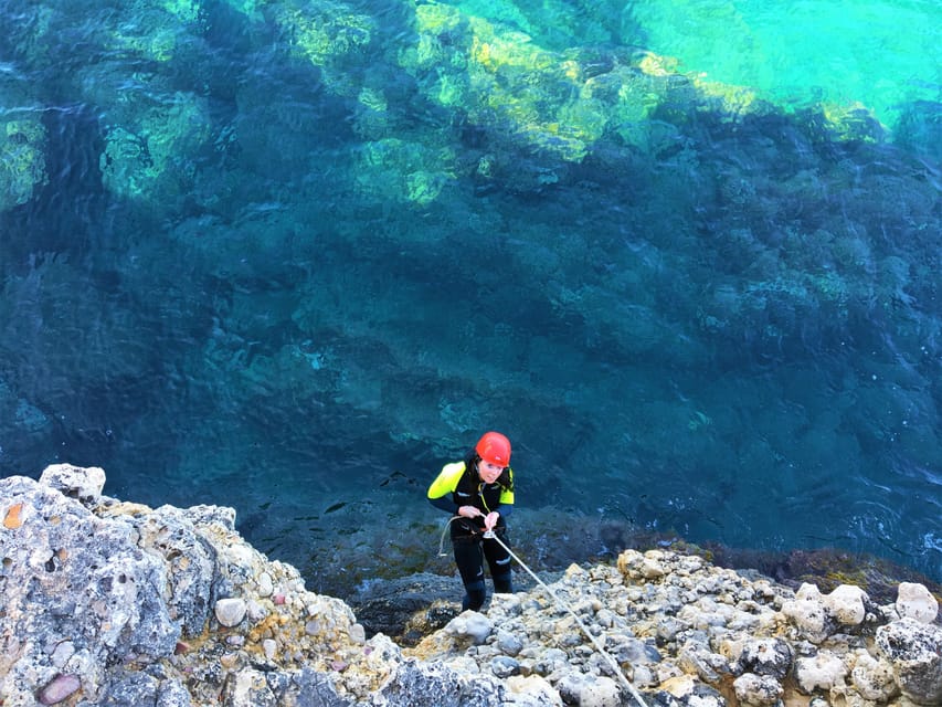 Alcudia: Coasteering Cliff Jumping - Key points about coasteering in La Victòria