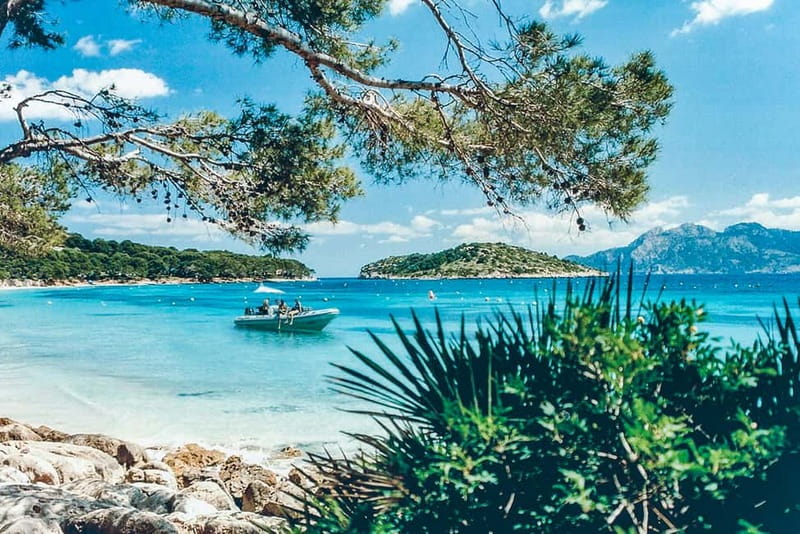 Alcudia: Formentor Beach, Lighthouse Cruise, and Small Group - Why the small boat changes the whole outing