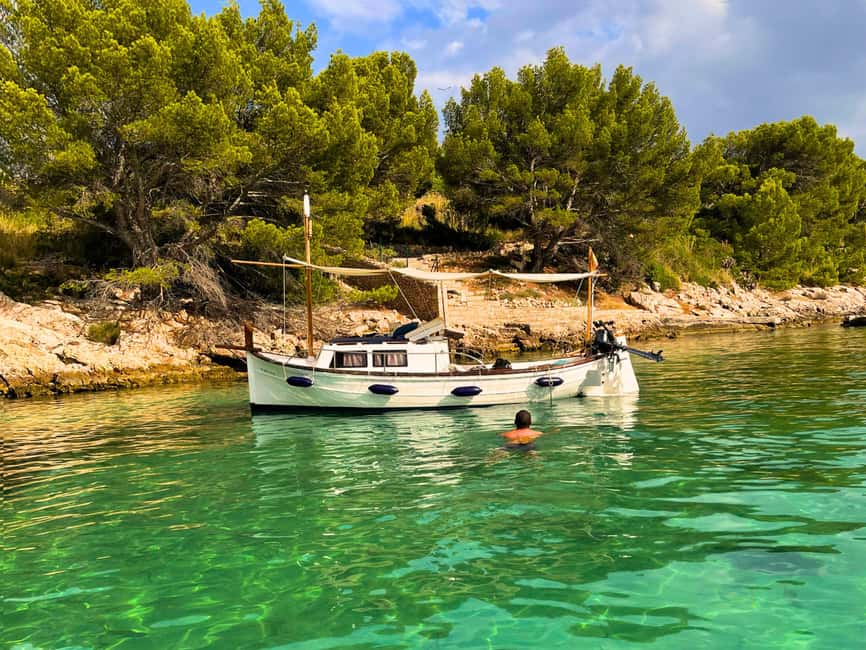 Alcudia & Pollensa Private Boat Tour, Captain, Fuel, Snorkel - Punta de l’Avançada and the lighthouse stop