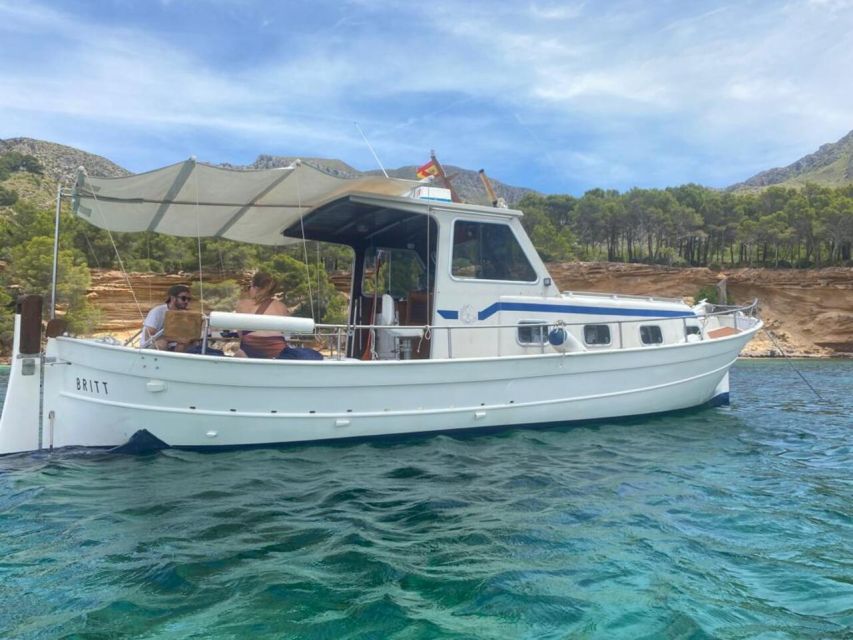 Alcudia: Private Sunset Boat Trip with Glass of Wine & Snack - Setting out from Bistro Mar in Port d’Alcúdia