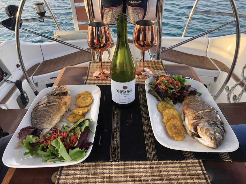 Alcudia: Romantic Sailing Trip with Diner for 2 - Key points at a glance