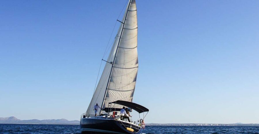 Alcudia: Sailing Yacht Excursion with Wine & Tapas - Small group or private sailing