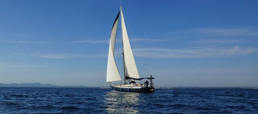Alcudia: Sailing Yacht Excursion with Wine & Tapas - The first hour in Badia de Pollença