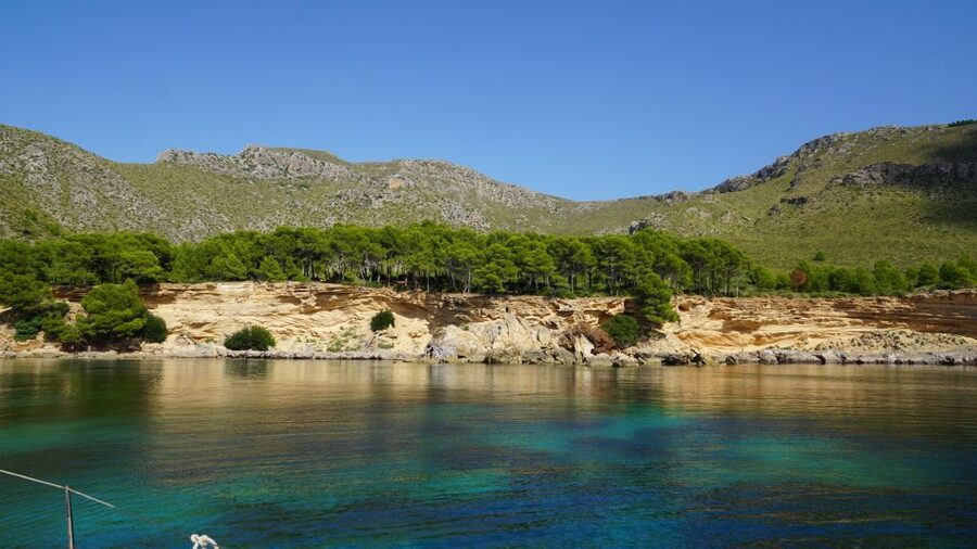 Alcudia: Sailing Yacht Excursion with Wine & Tapas - Seeing Cap de Formentor from offshore