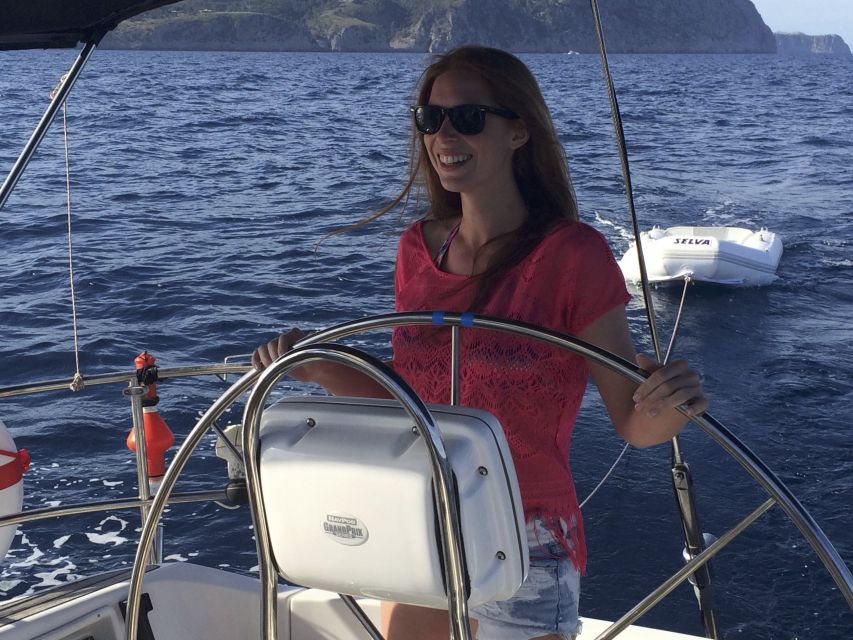 Alcudia: Sailing Yacht Excursion with Wine & Tapas - Who will enjoy this yacht excursion