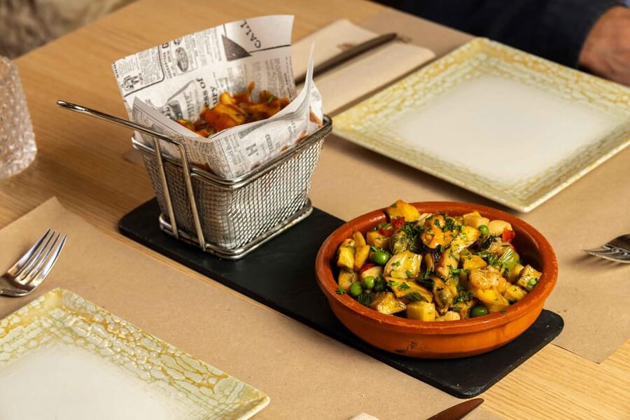 Alcudia: Self-Guided Gourmet Tapas and Wine Tour - The self-guided format, explained clearly
