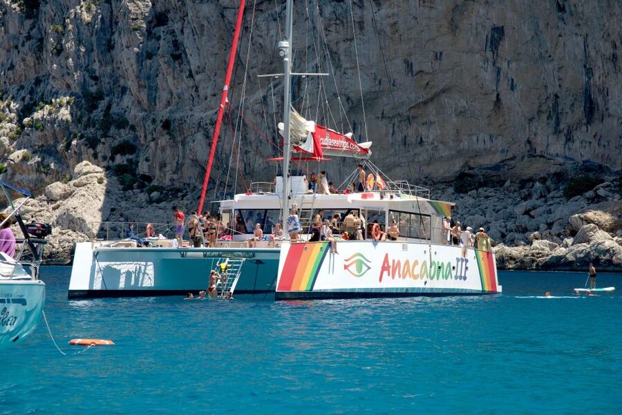Alcudia: Sunset Catamaran Tour with Dinner and Snorkeling - Should you book this sunset catamaran tour?