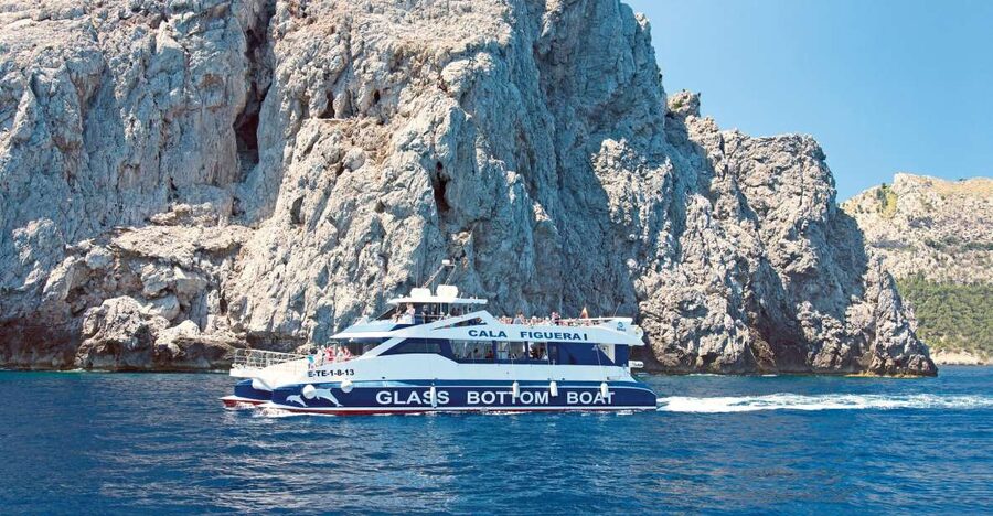 Alcudia: Trip to Formentor Beach - The cruise across Alcudia and Pollensa bays