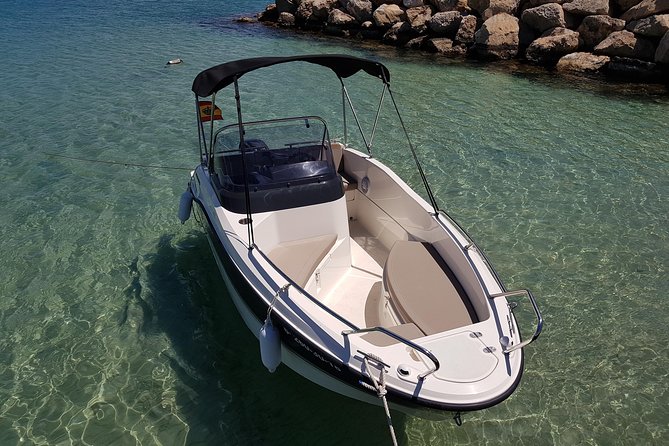 Boat rental without license - B450 'Theia' (4p) - Can Pastilla - Taking the wheel at Can Pastilla