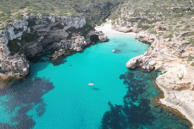 Boat tour Cala Figuera, Es Pontas, Caló de Moro, Cala Marmols - Leaving Cala Figuera for Mallorca’s south coast