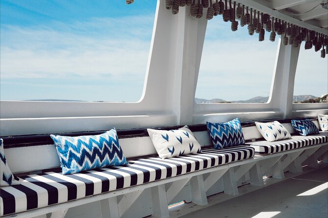 Boat tour of the Bay of Palma with snorkeling and drink - Cruising west from Can Pastilla