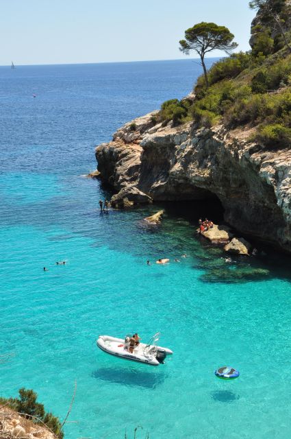 Cala des Moro/S'Almunia: Snorkel and SUP Tour - Paddleboarding along the cliffs