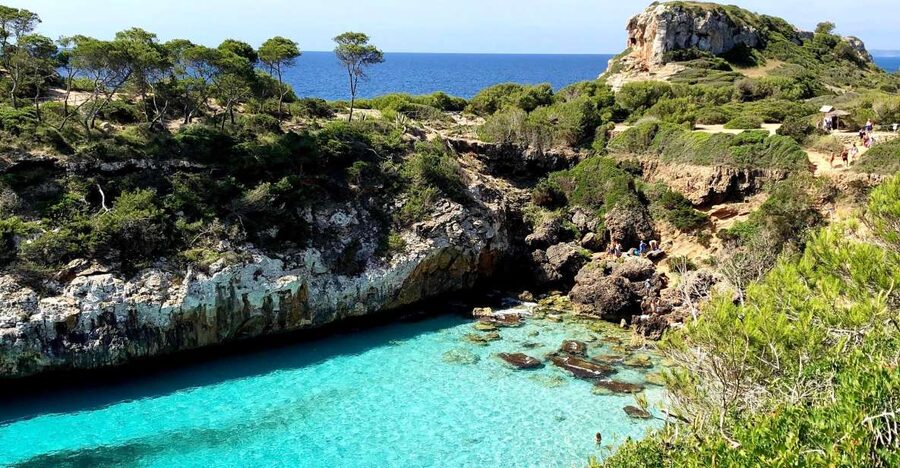 Cala des Moro/S'Almunia: Snorkel and SUP Tour - S’Almunia, fishermen’s huts, and the natural pool