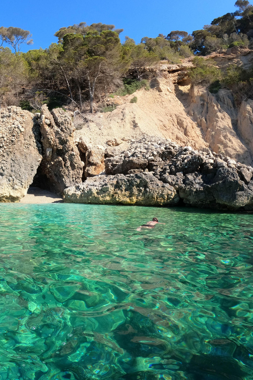 Cala Ratjada: SUP SAFARI TOUR 2H - Paddling toward caves and cliffs