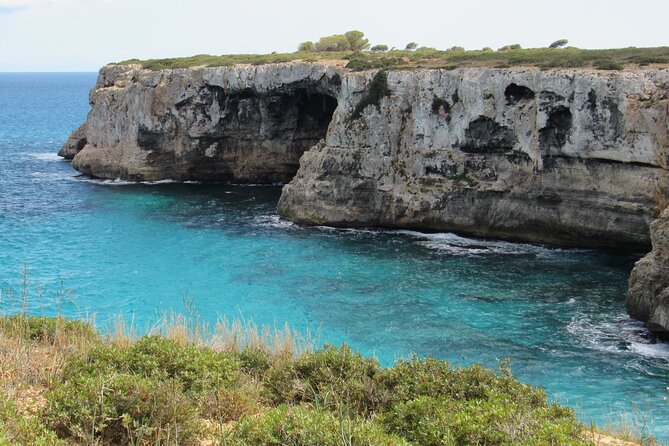 Cala Varques: Guided kayak Sea caves expedition & snorkeling - A good choice for families and first-time paddlers