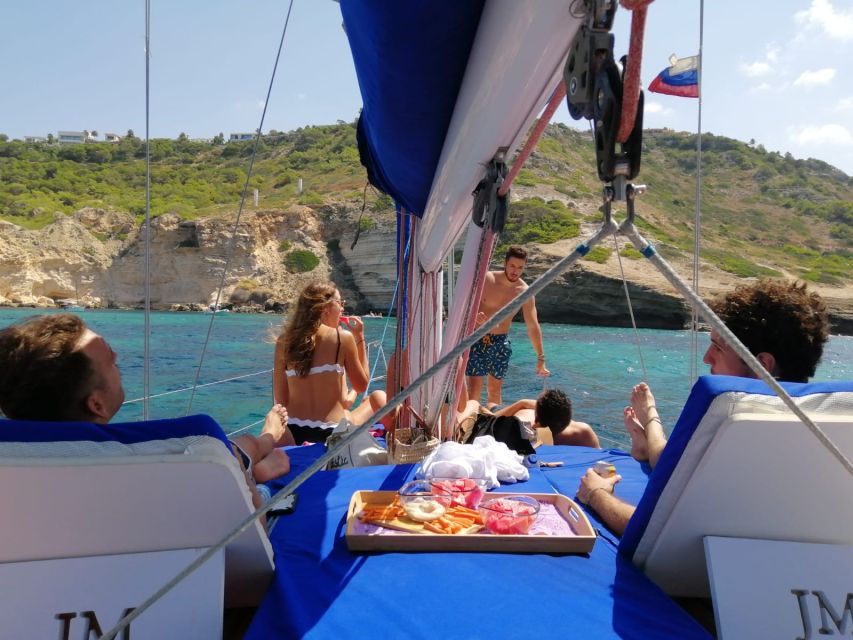 Can Pastilla: Sailboat Tour with Snorkeling, Tapas & Drinks - Comfort, safety, and what to pack
