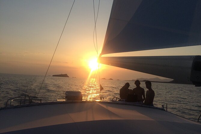 Catamaran sailing at sunset with tapas Palma de Mallorca - Who will enjoy this Palma catamaran trip