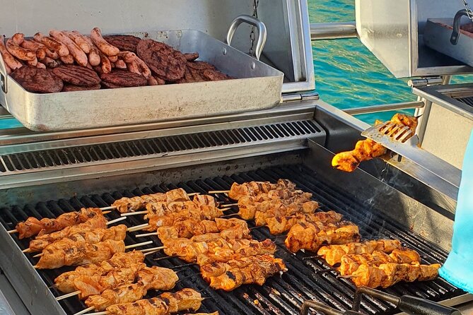 Catamaran with BBQ in the Bay of Palma - Setting out from S’Arenal at 10:00 am