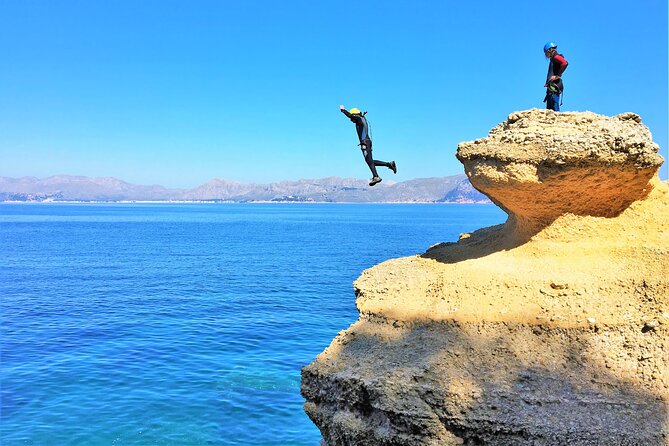 Coasteering Cliff jumping - What coasteering in Mallorca actually involves