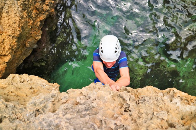 Coasteering Cliff jumping - Alcudia and Port d’Alcudia on the route