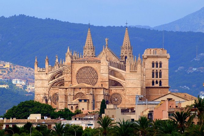 Discover the major cultural attractions of Palma De Mallorca on a Private Tour - Is $574 per person a fair price?