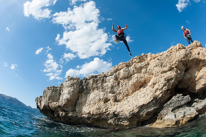 East Mallorca Coasteering Experience with Transfers - Getting from your hotel to the rocky coast