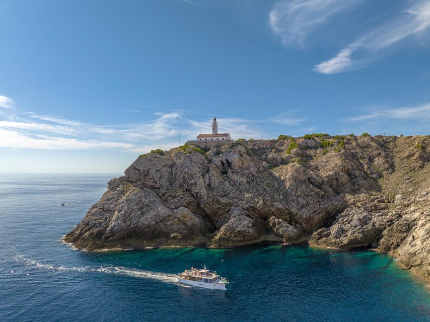 Excursión en barco por la tarde con bebidas y snacks - The practical side of boat comfort