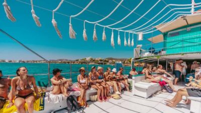 Palma Bay Sightseeing Cruise with Live Music