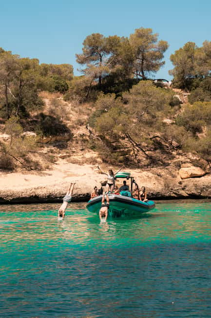 From Palma: 2-Hour Speedboat Tour with Drinks and Snorkeling - Seeing Palma Cathedral from the water
