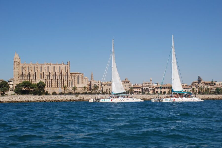 From Palma de Mallorca: Boat Cruise to Illetes - What the onboard atmosphere is like