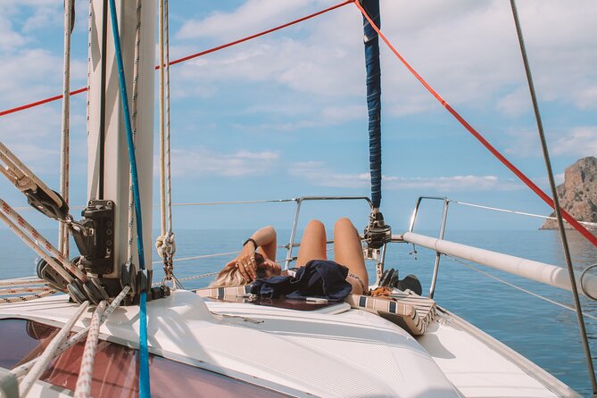 Full Day on a Private Sailboat in Mallorca - A cliffside lunch with paella