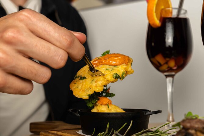 Gourmet Tapas and Wine Tour in Alcudia Old Town - A self-guided format with a personal feel