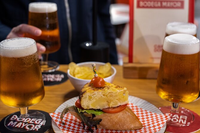 Gourmet Tapas and Wine Tour in Palma de Mallorca - Finishing near Plaça de la Reina and the harbor