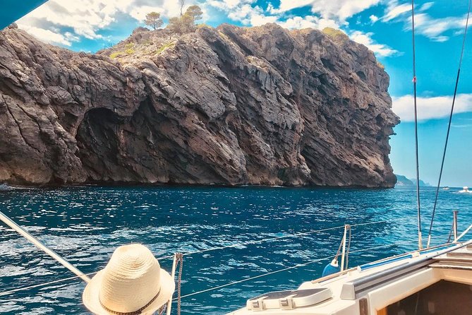 Half Day Sailing Excursion along the Coast - What the private format is really worth