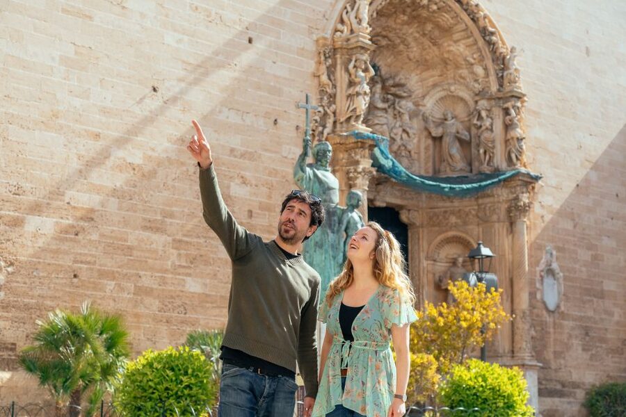 Highlights & Hidden Gems of Palma de Mallorca Private Tour - The pace, timing, and limits of 2.5 hours