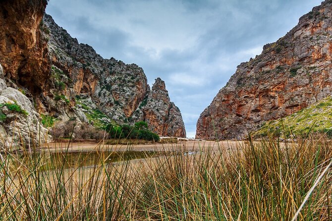 Hike the canyon of Torrent de Pareís - Five hours among limestone walls, boulders, and water
