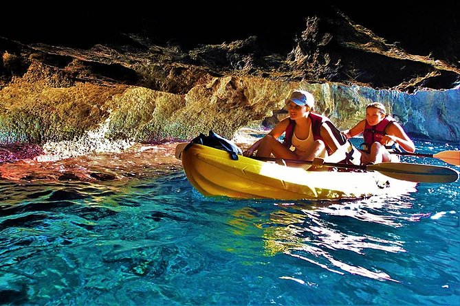 Kayak Secret Beach - Why Cala Estremer makes this kayak trip special