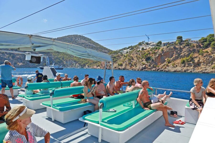 Mallorca: 2-Hour Coastline & Malgrat Islands Catamaran Tour - Food, drinks, music, and the onboard mood