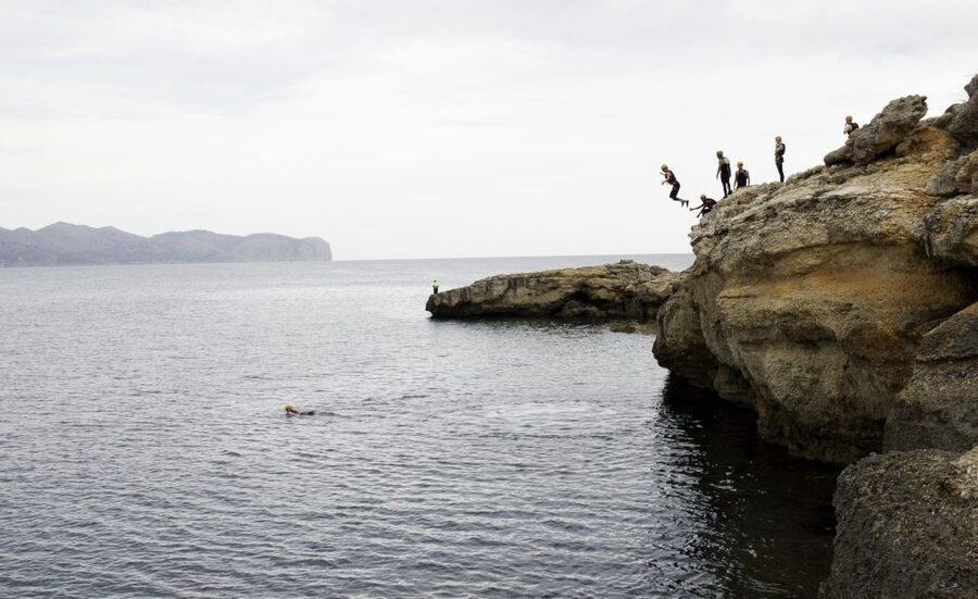 Mallorca: 4-Hour Cliff Jumping Adventure - Safety equipment and what it can and cannot do