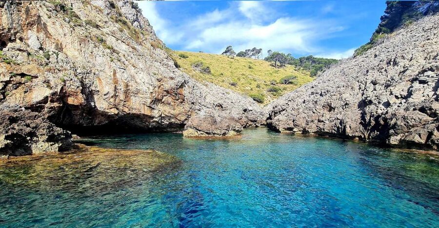 Mallorca Alcudia: Jack Sparrow Cave Jet Ski Tour - Sharing a two-seater jet ski