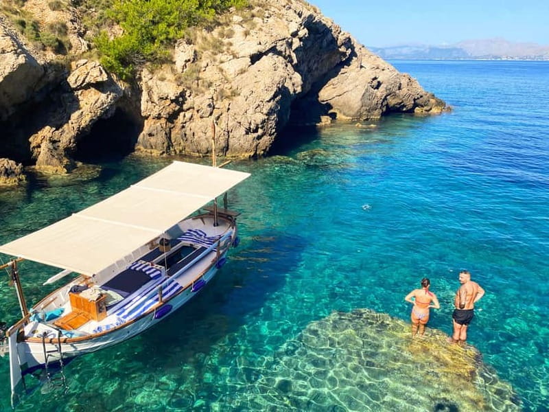 Mallorca: Alcudia: Private Boat Tour with Snorkel - Price, group size, and value