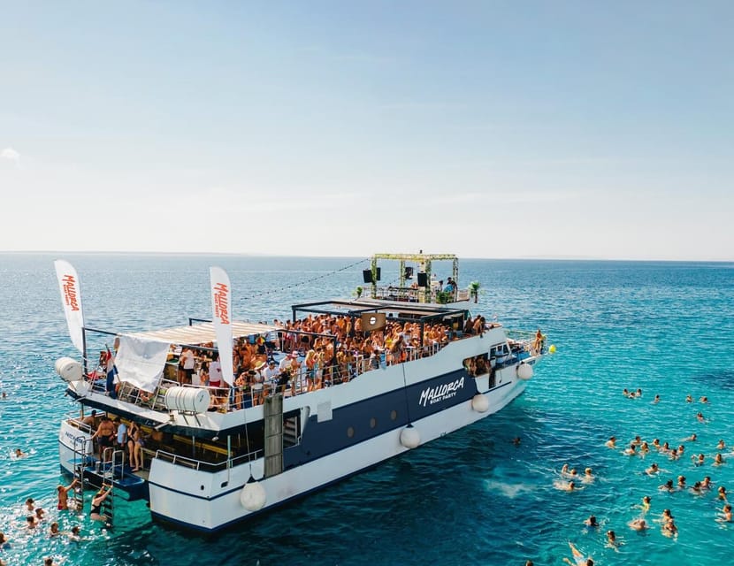 Mallorca: Boat Party with Live DJs, Lunch, & Nightclub Entry - Two DJs, saxophone, bongos, and CO2 effects