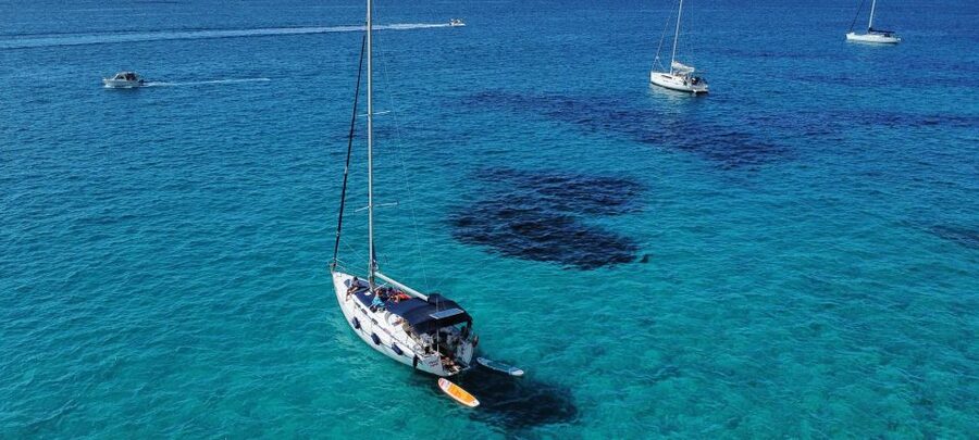 Mallorca: Cala Vella Boat Tour with Swiming, Food, & Drinks - Sea caves, snorkeling, and the value of free time