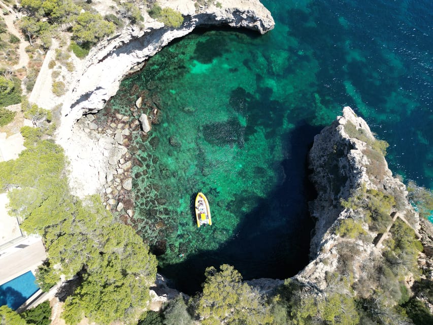 Mallorca: Caló des Moro and Cala Marmols Boat Tour - The return through Cala Figuera