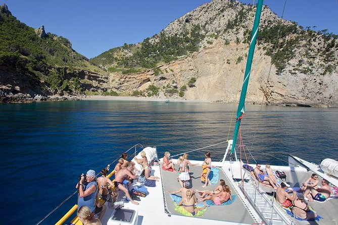 Mallorca Catamaran Cruise and Snorkeling Trip - The crew, safety, and changing plans